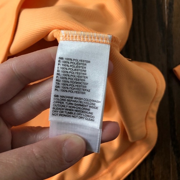 The North Face Women’s S Pale Orange/White FlashDry 1/4 Zip Athletic Jacket - Picture 7 of 12